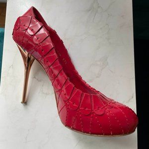 Vampy, gold-heel Dior pumps